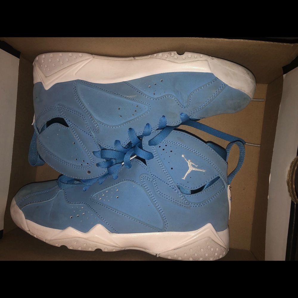 BLUE 23 JORDANS(open to offers)